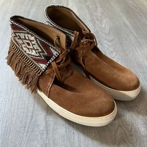 Beautiful fringe shoes, almost brand new